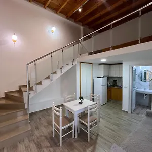 Anxhelo Villa